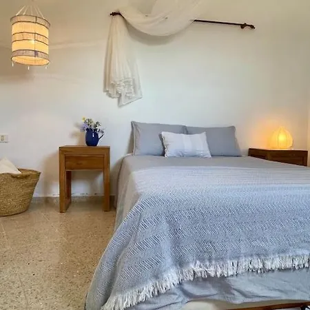 Casa Chris Y Marie, With Heated Mini Pool Lajares