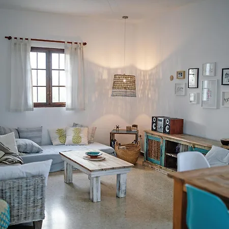 Villa Casa Chris Y Marie, With Heated Mini Pool Lajares
